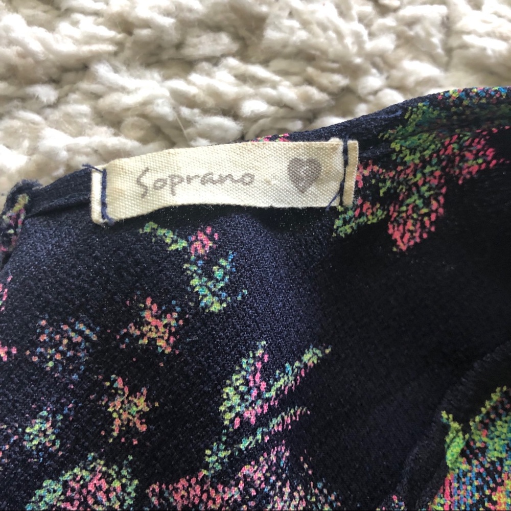 Nordstrom Rack: Crop Top - Picture 3 of 4